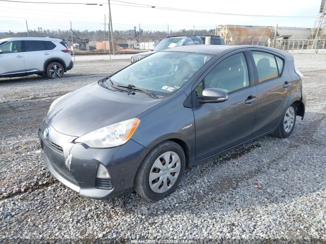 TOYOTA PRIUS C - 2