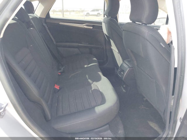 FORD FUSION SE - 8