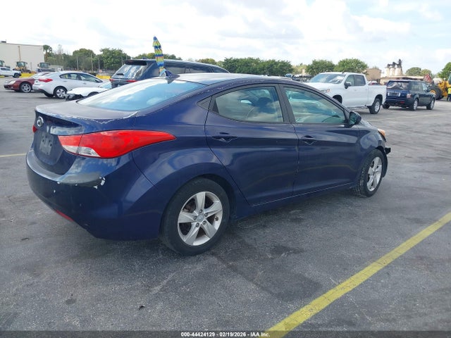 HYUNDAI ELANTRA GLS - 4