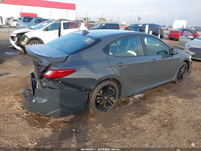 TOYOTA CAMRY - 4