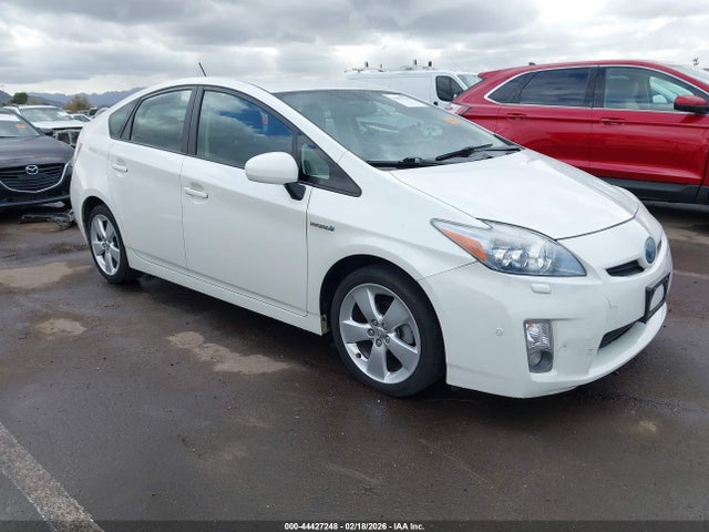 2010 Toyota PRIUS V photo 1