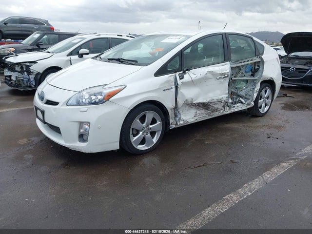 2010 Toyota PRIUS V photo 6