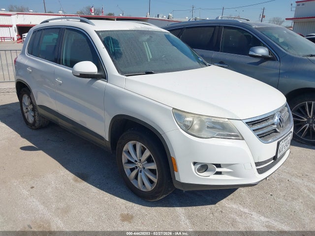 2011 VOLKSWAGEN TIGUAN SE