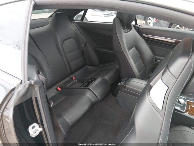 MERCEDES-BENZ E-CLASS - 8