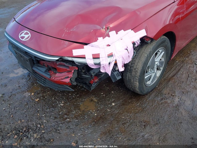 HYUNDAI ELANTRA SE - 6