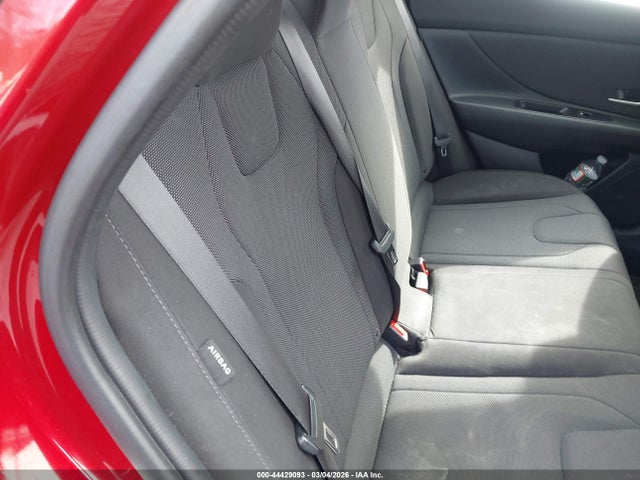 HYUNDAI ELANTRA SE - 8