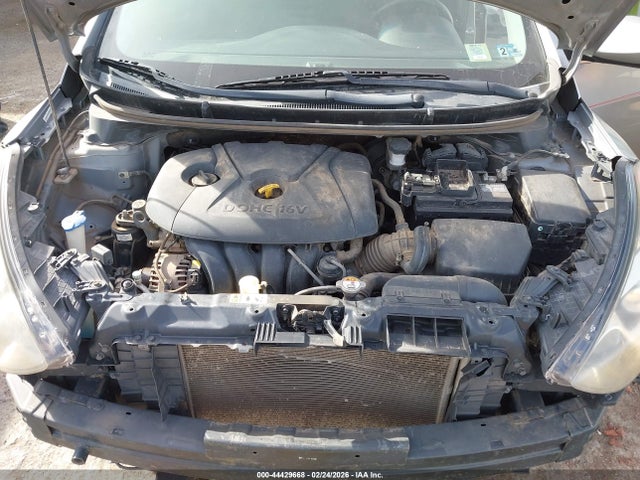 HYUNDAI ELANTRA GT - 10