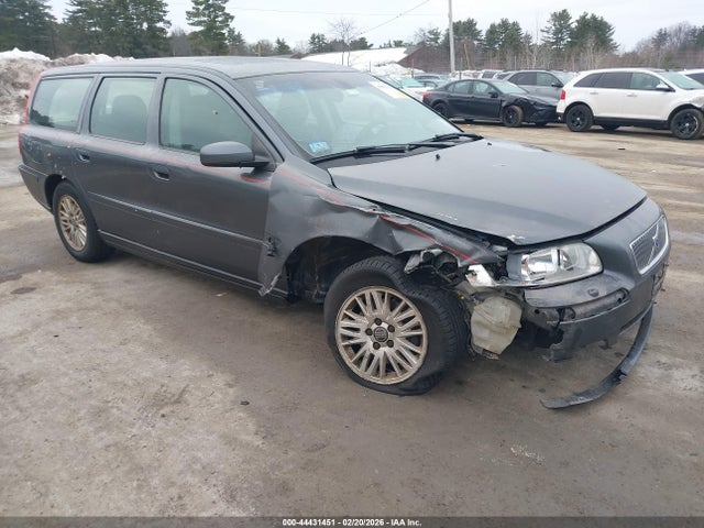 2005 VOLVO V70 2.4
