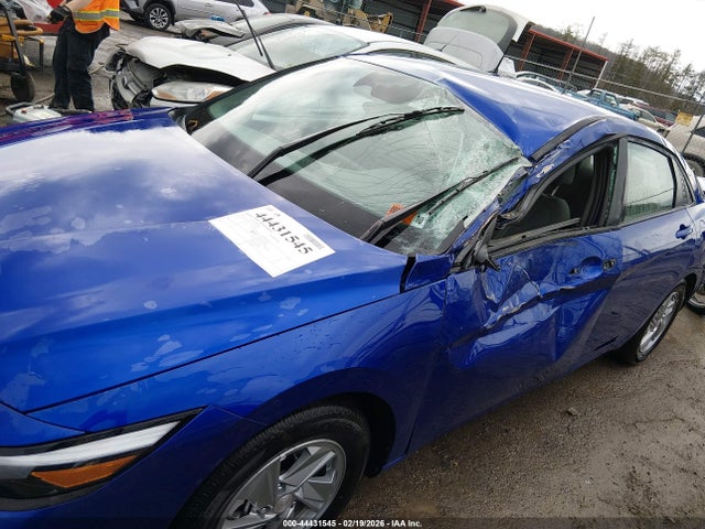 HYUNDAI ELANTRA SE - 6