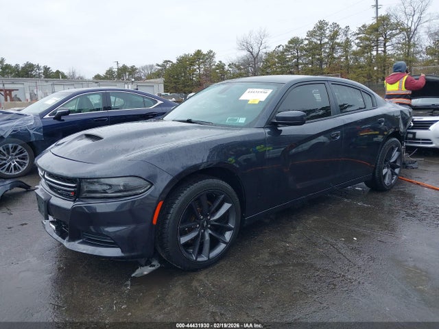 DODGE CHARGER SE - 2