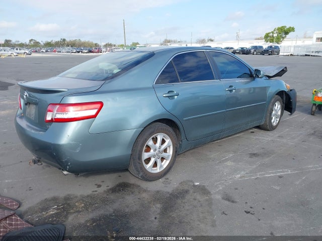 TOYOTA CAMRY - 4