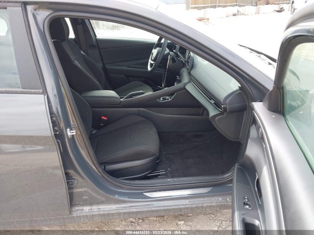 صورة 5 لـ 2026 Hyundai ELANTRA SEL SPORT
