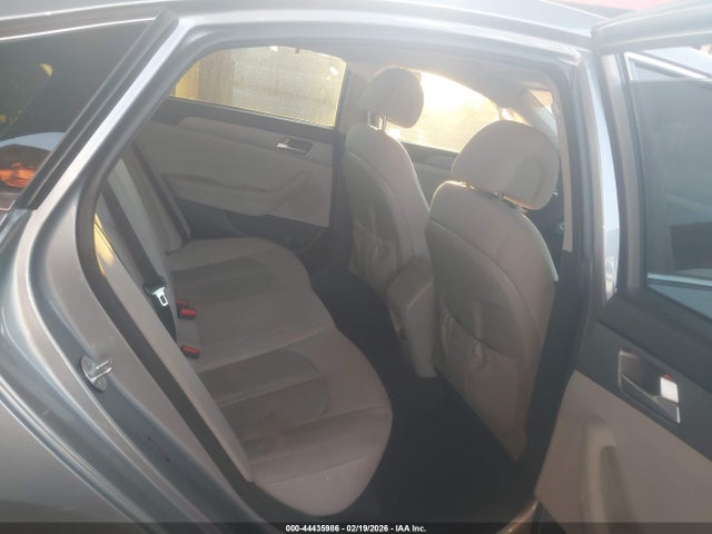 صورة 8 لـ 2016 Hyundai SONATA SE