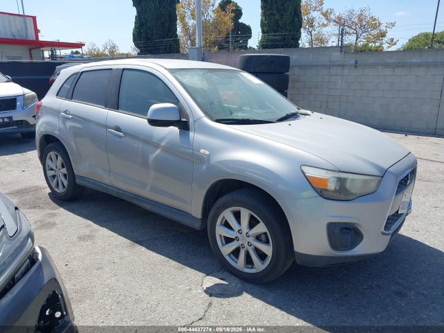 2015 MITSUBISHI OUTLANDER ES