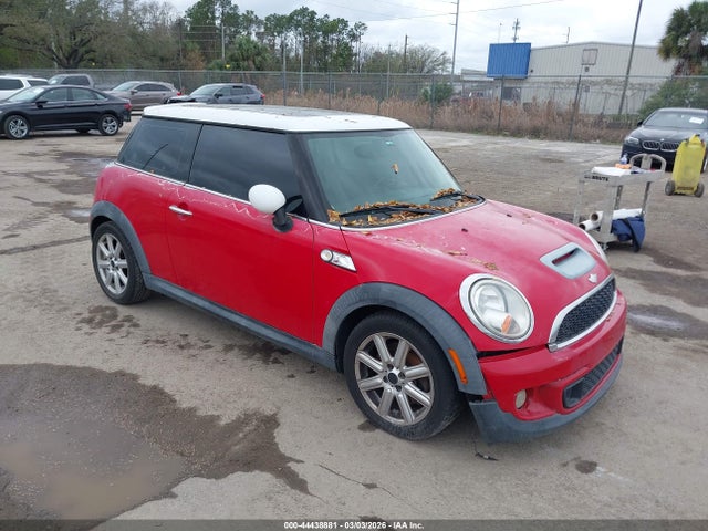 2011 MINI COOPER 