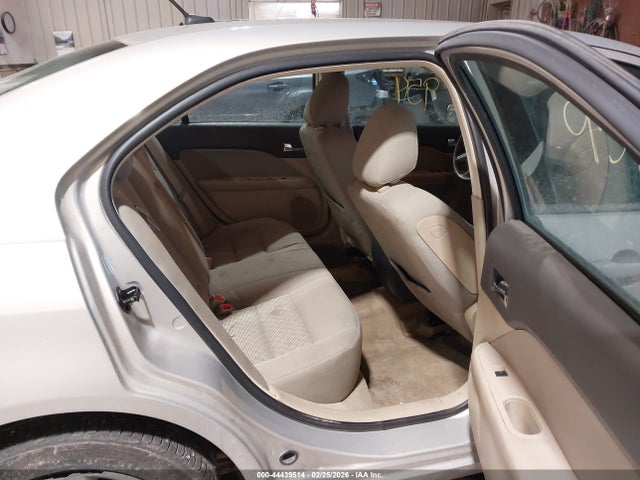 FORD FUSION SE - 8