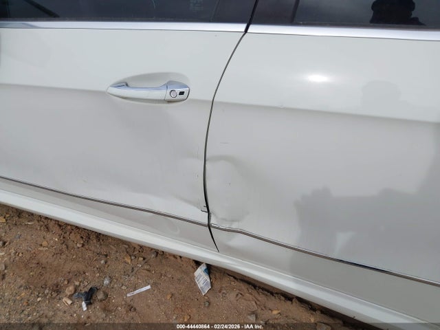 MERCEDES-BENZ E-CLASS - 6