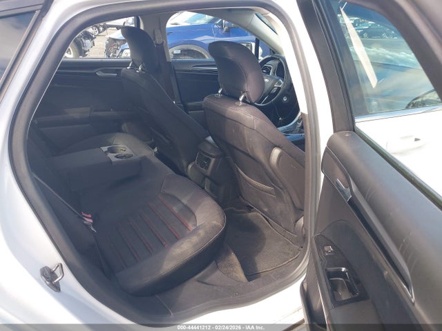 FORD FUSION SE - 8