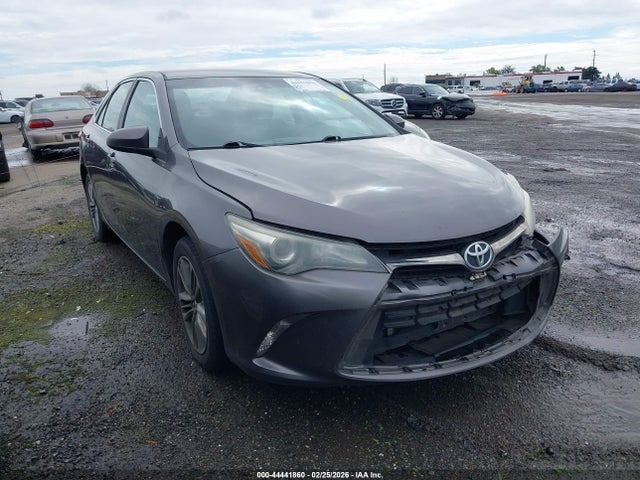 2016 TOYOTA CAMRY SE