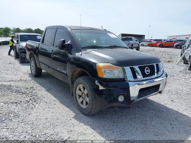 2010 NISSAN TITAN SE