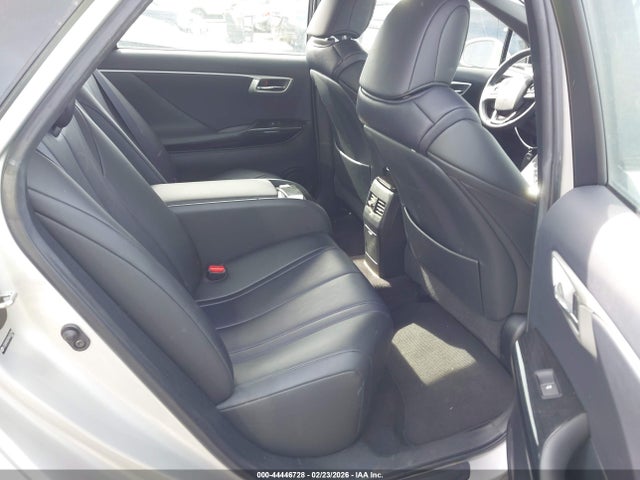 2017 Toyota MIRAI — фото 8