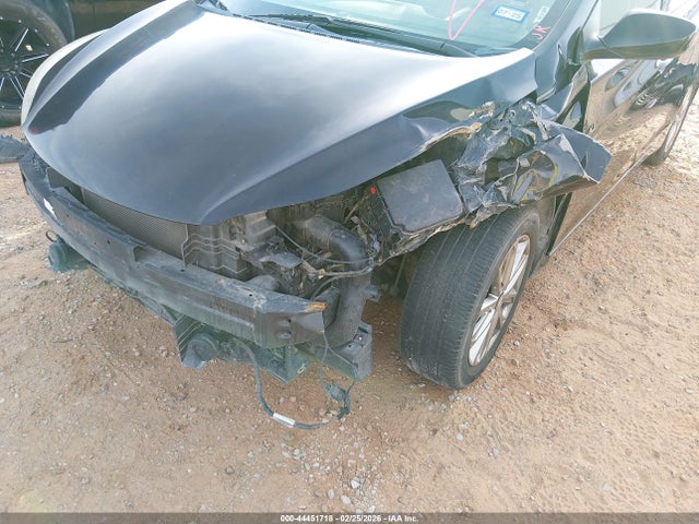 HYUNDAI ELANTRA SE - 6