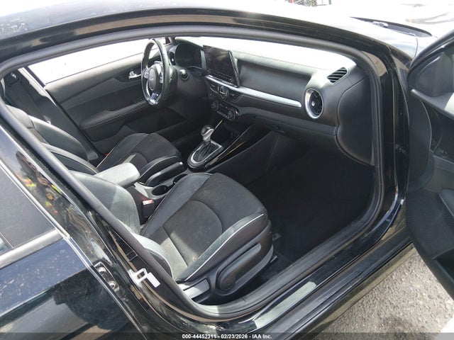صورة 5 لـ 2023 KIA FORTE GT-LINE