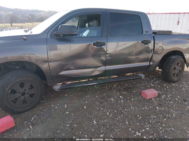 TOYOTA TUNDRA - 6