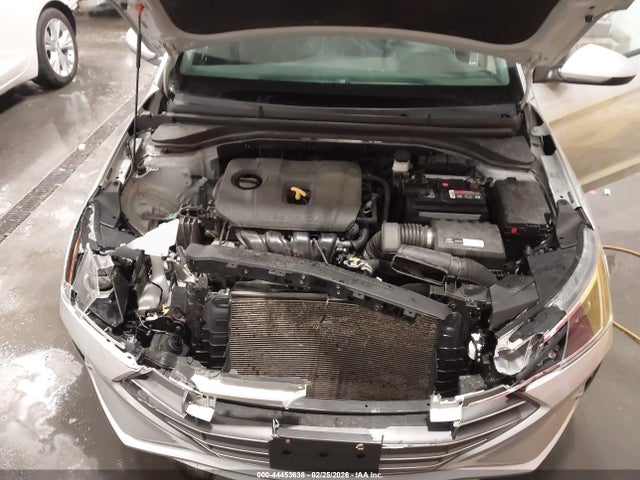 HYUNDAI ELANTRA - 10