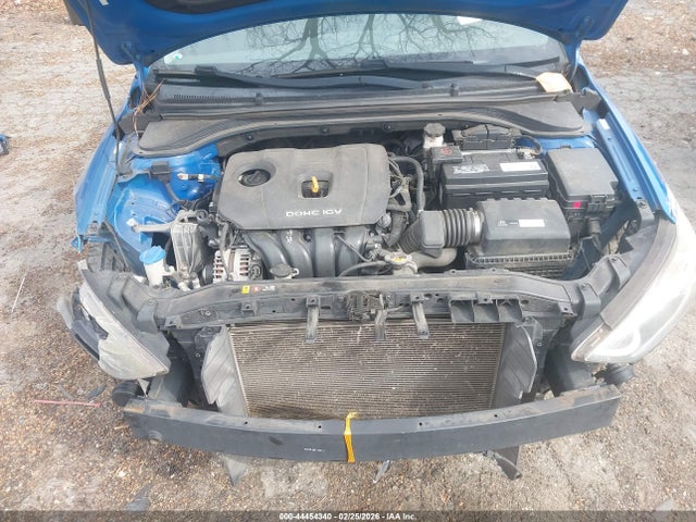 HYUNDAI ELANTRA VALUE EDITION - 10