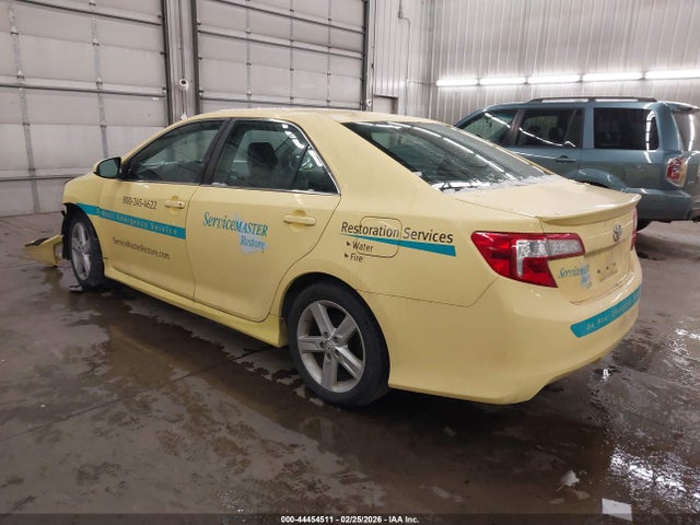 TOYOTA CAMRY - 3