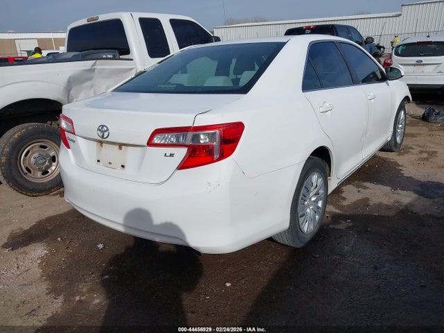TOYOTA CAMRY - 4