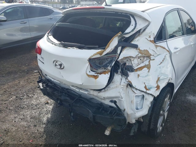 HYUNDAI ELANTRA GT - 6