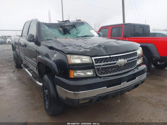 CHEVROLET SILVERADO - 1