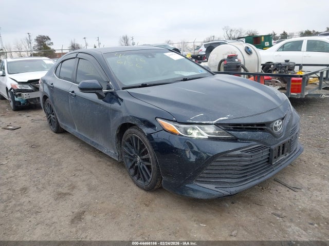 TOYOTA CAMRY - 1