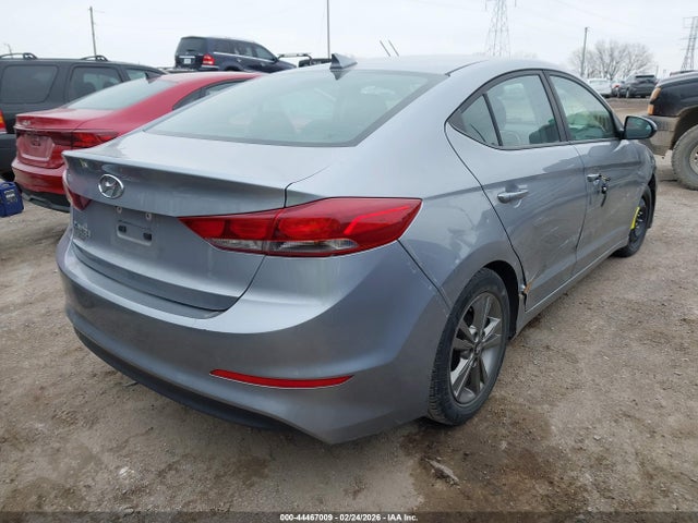 HYUNDAI ELANTRA - 4