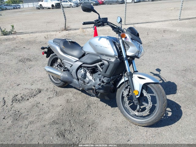 2016 HONDA CTX700 N