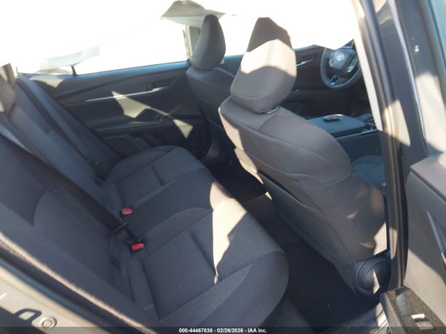 2025 Toyota CAMRY LE 照片 8