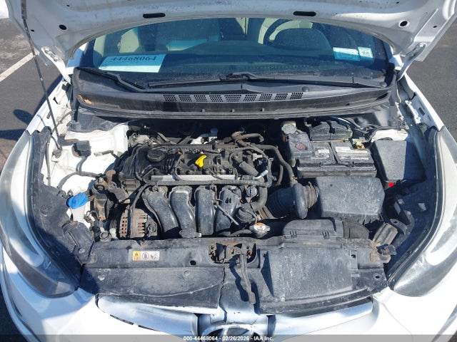 HYUNDAI ELANTRA SE - 10