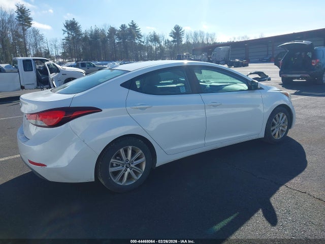 HYUNDAI ELANTRA SE - 4