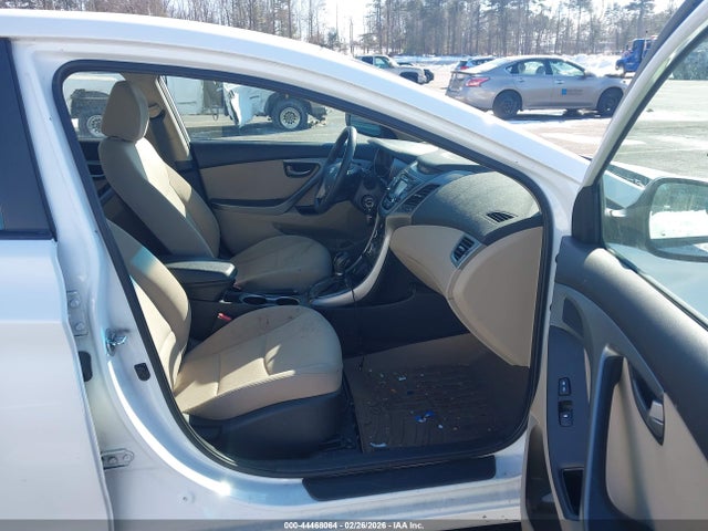 HYUNDAI ELANTRA SE - 5