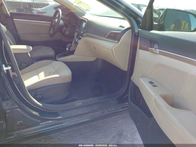 HYUNDAI ELANTRA SE - 5