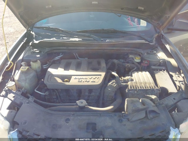 DODGE AVENGER SE - 10