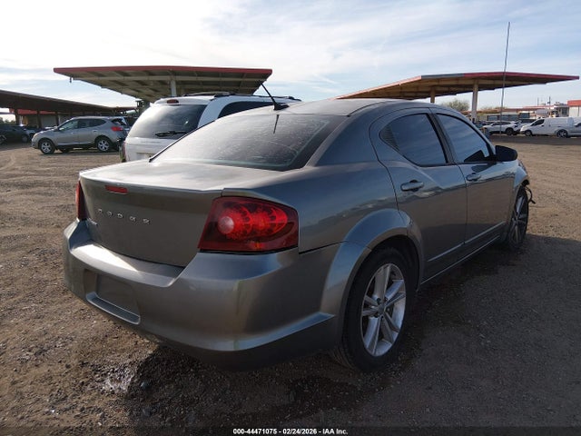 DODGE AVENGER SE - 4