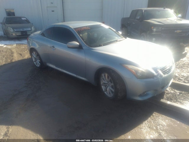 2011 INFINITI G37 