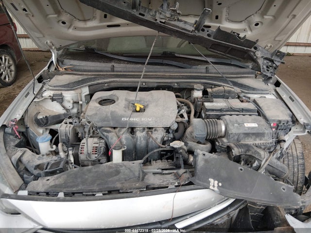 HYUNDAI ELANTRA SE - 10