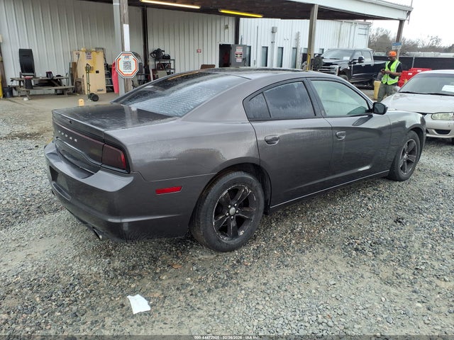 DODGE CHARGER SE - 4