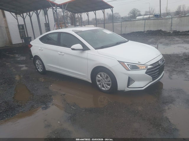 HYUNDAI ELANTRA SE - 1