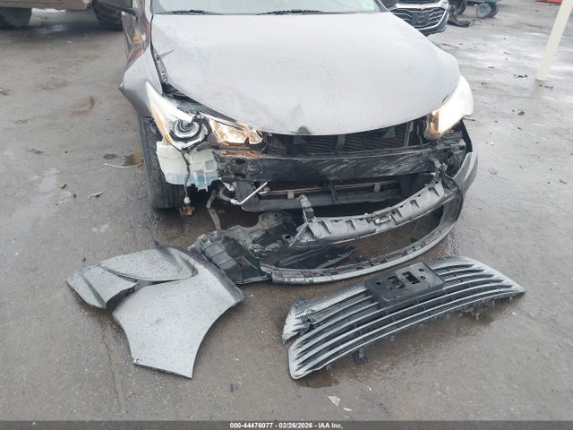 صورة 6 لـ 2016 Toyota CAMRY LE