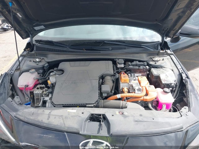 HYUNDAI ELANTRA HYBRID LIMITED - 10